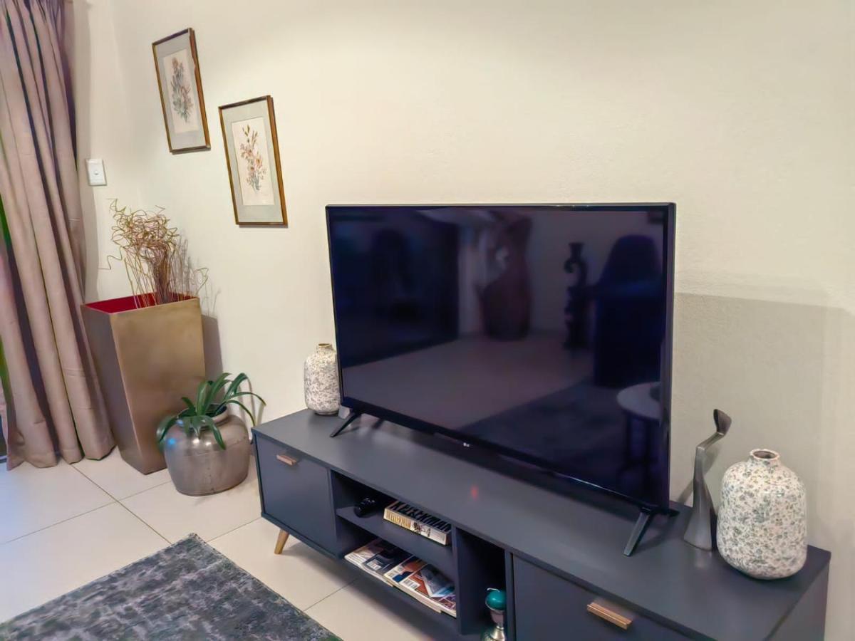 Classy And Cosy Apt - Dainfern Сэндтон Экстерьер фото